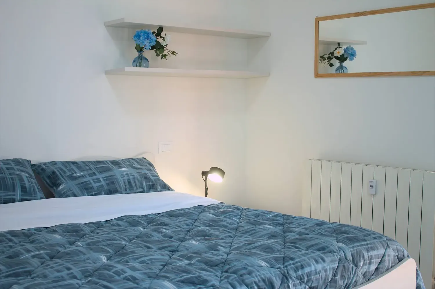 Camera 1 azzurra, il letto matrimoniale &mdash; Maryjoansapartment